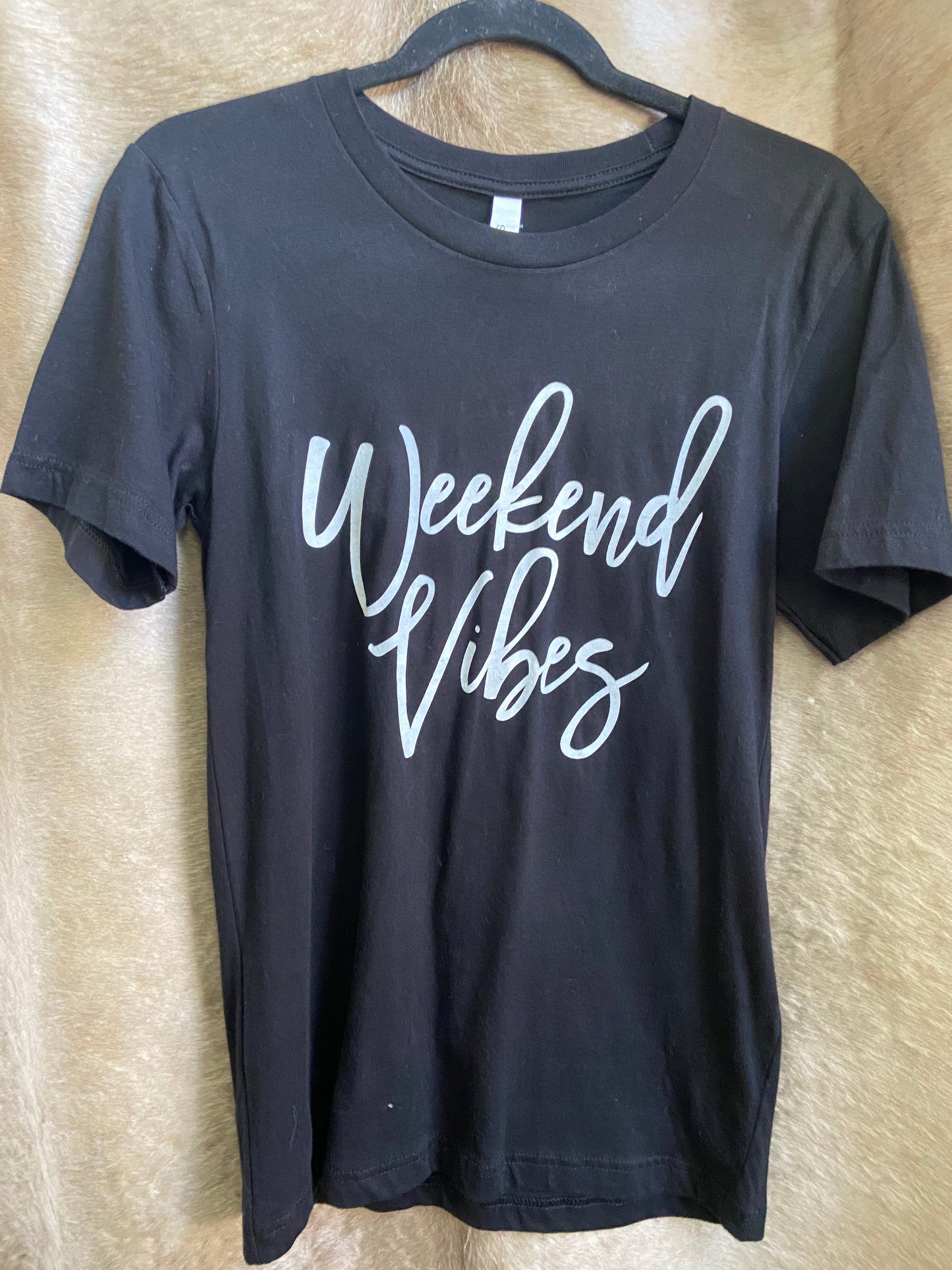 Weekend Vibes Tee - Small